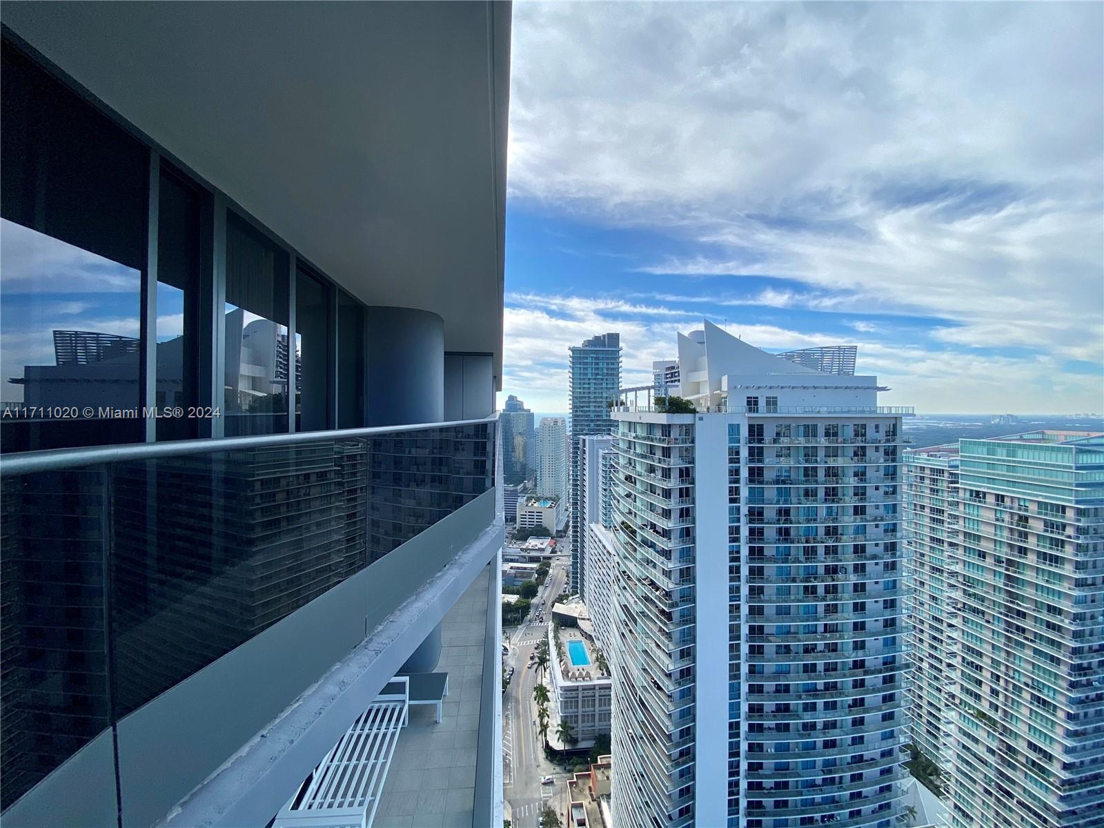 Building Photo - 1000 Brickell Plaza