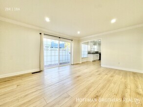 Building Photo - 4551 Hazeltine Ave, Sherman Oaks CA 91423