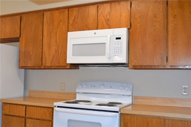 Building Photo - 1247 Dallas Dr