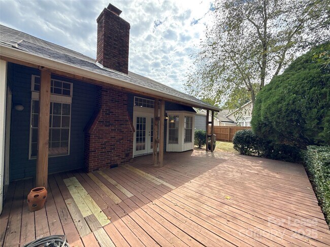 Building Photo - 14520 Sapphire Ln