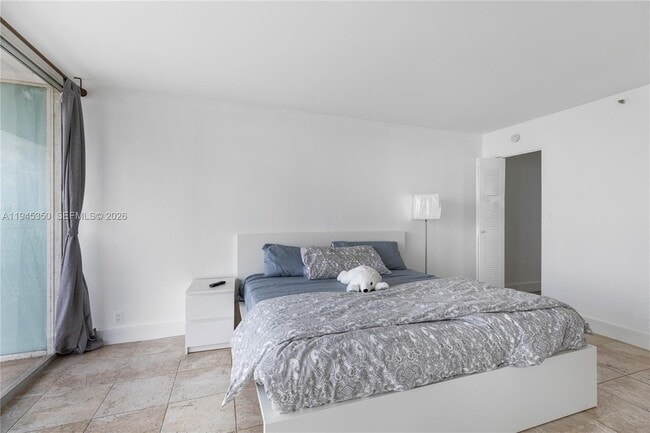 Building Photo - 7601 E Treasure Dr