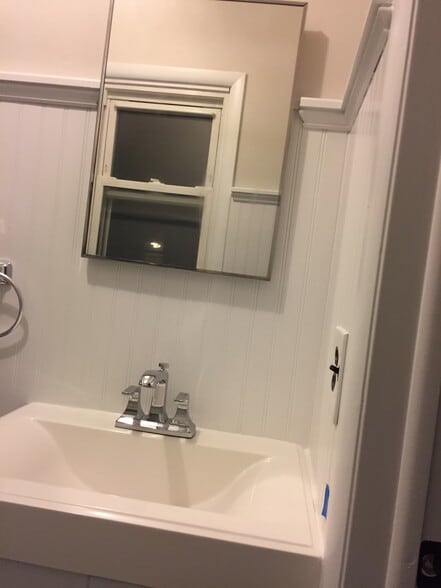 Bathroom - 266 E 54th St