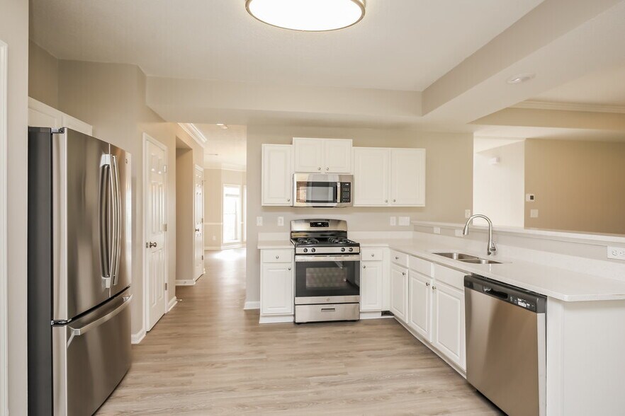 Building Photo - 802 Pinder Point Ct