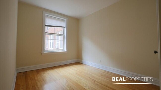 Building Photo - 1 bedroom in CHICAGO IL 60657