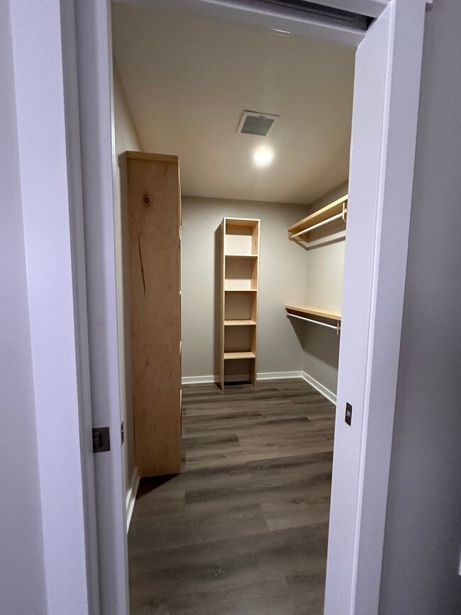 Building Photo - 2420 S Ida St