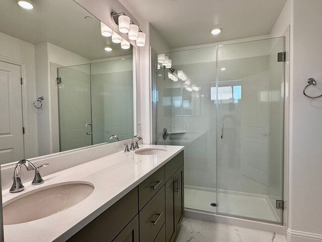 Building Photo - New Luxury Townhouse in Saratoga