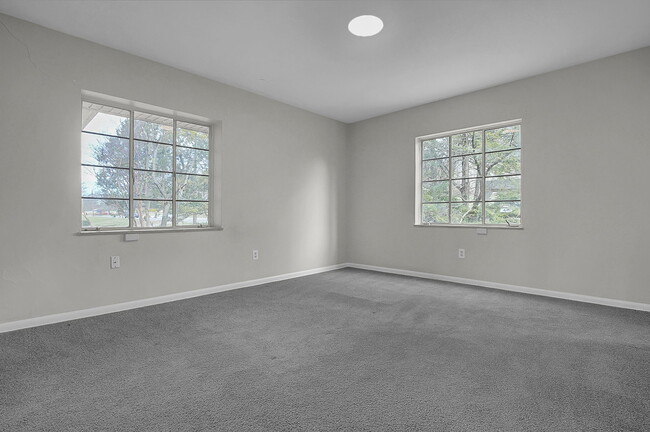 Building Photo - 2737-2737 Charing Rd