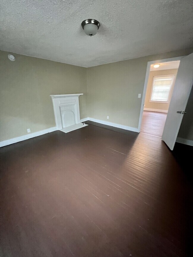 Building Photo - 301 Abingdon Ave NW
