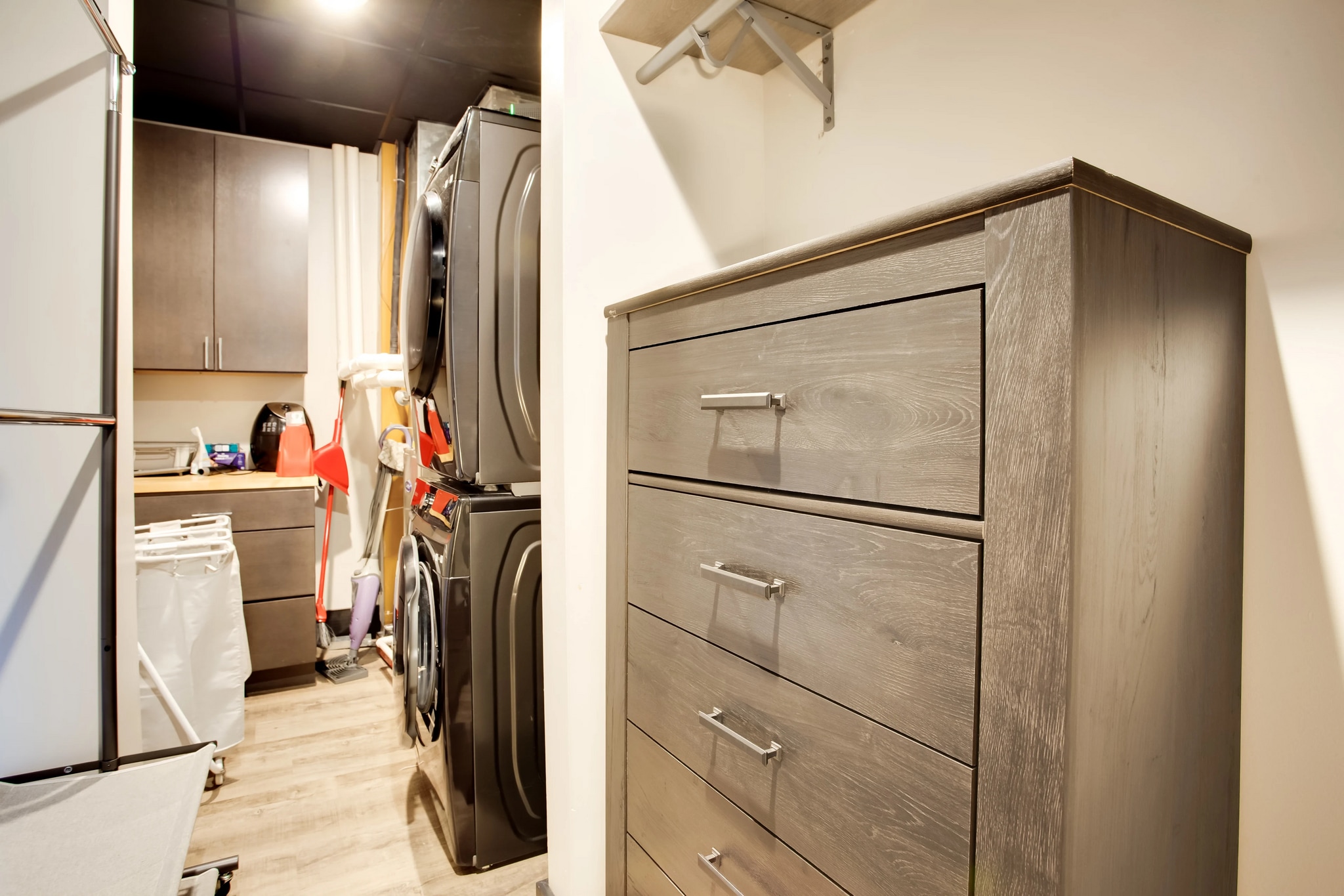 Building Photo - 130 N 5th St