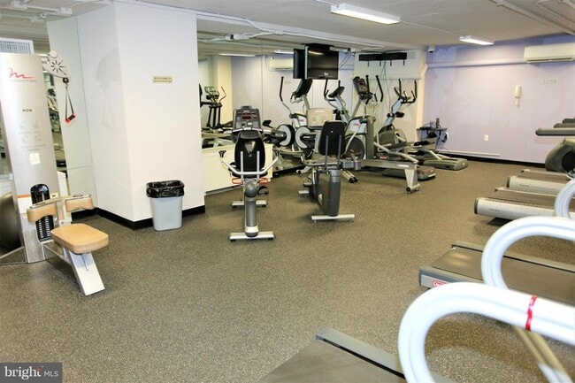 Building Photo - 10500 Rockville Pike