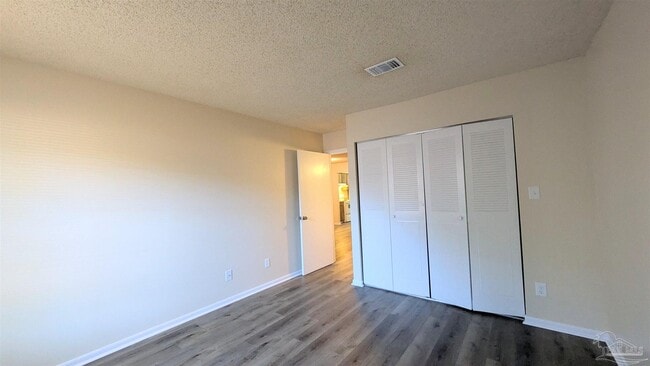 Building Photo - 6288 Hamilton Bridge Rd