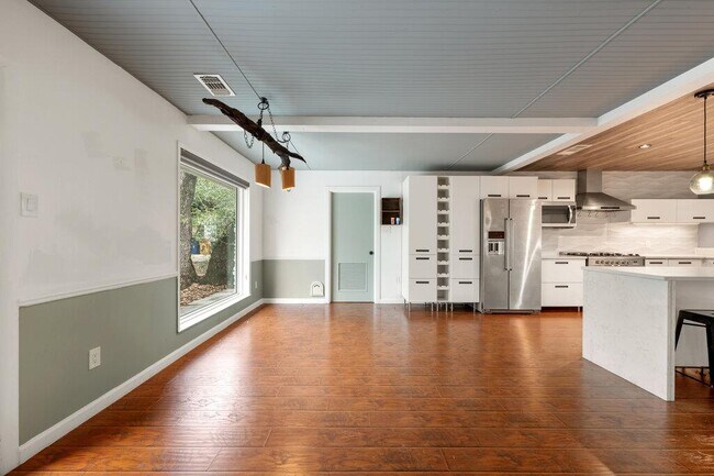 Building Photo - 1003 Minda Dr