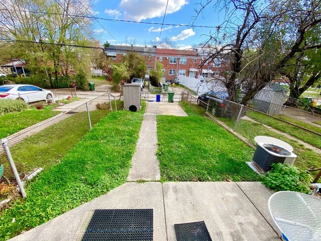 Building Photo - Charming 3Bed/1Bath in Cedonia Neighborhood