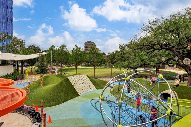 Building Photo - 3815 Wakeforest St