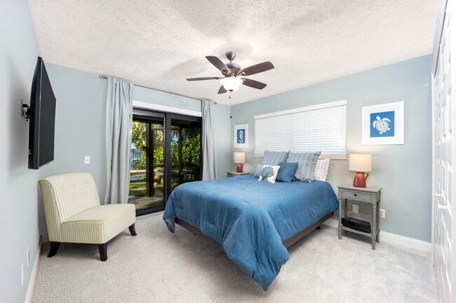 Building Photo - 3501 SE Kubin Ave