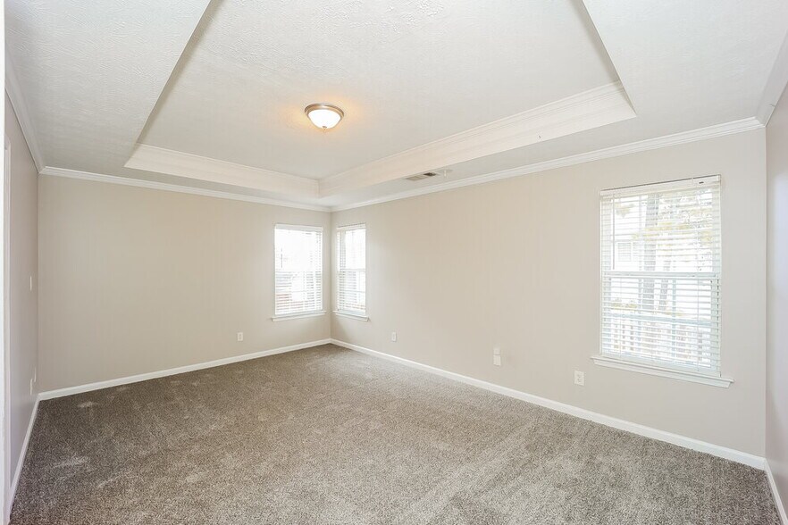 Building Photo - 335 Sapphire Bend