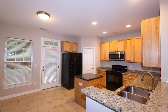Building Photo - 3 Story Townhome near Brier Creek!
