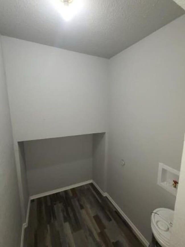 Building Photo - Single-Family Home Available!