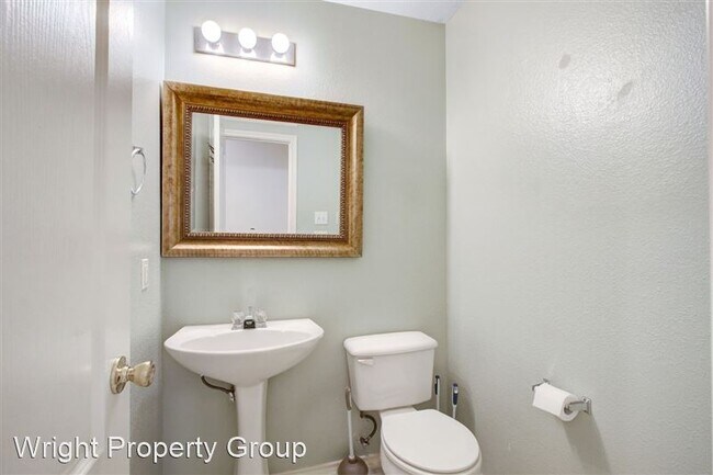 Building Photo - 6002 Woodway Pl