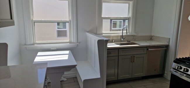 Kitchen with breakfast nook - 1958 Carmen Ave