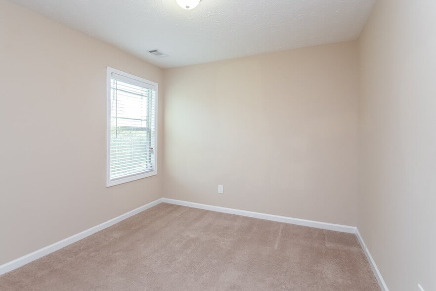 Building Photo - 23 St Charles Pl