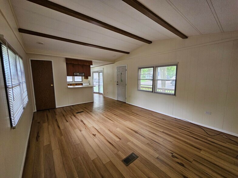 Building Photo - 224 Blossom Ln