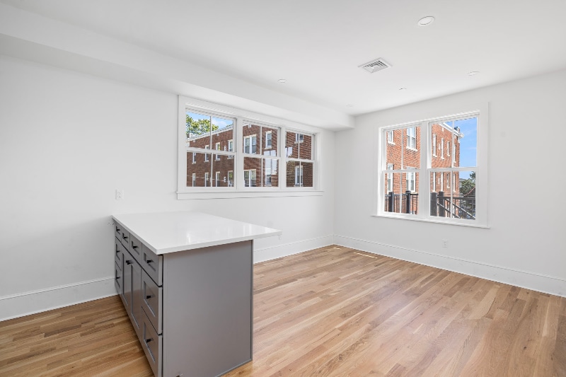 Building Photo - 293 Governor St