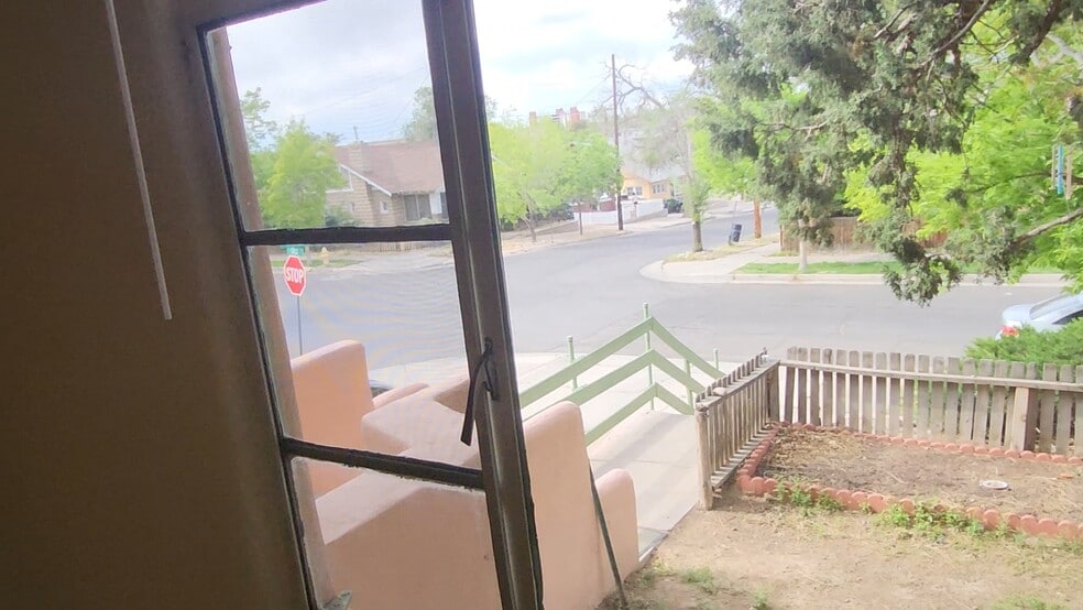 Primary Photo - 1500 Gold Ave SE