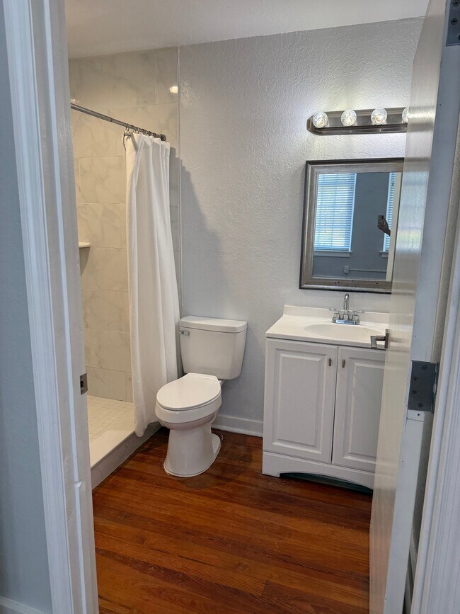 Building Photo - 1090 10th St N