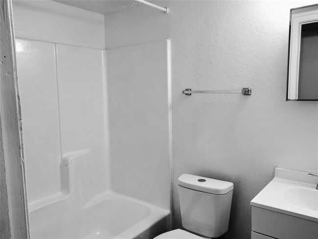 Building Photo - 4222 Bernice St