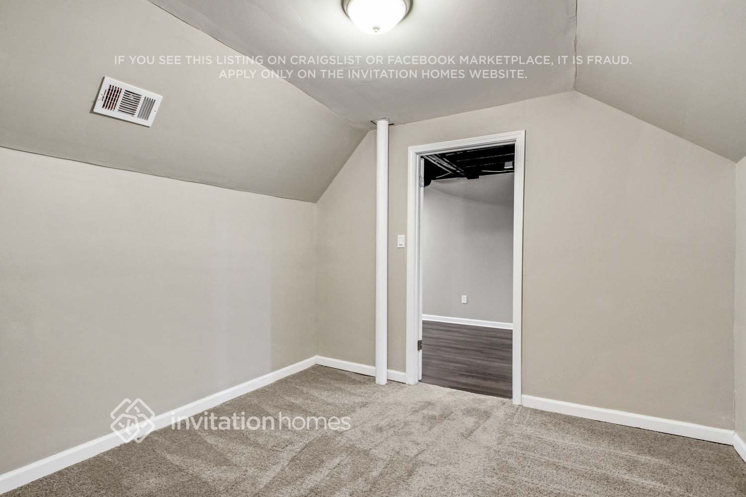 Building Photo - 2122 Holly Hill Dr