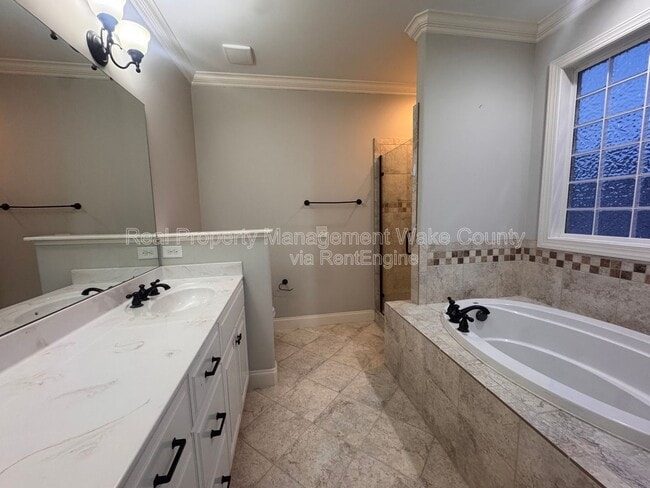 Building Photo - 441 Heritage Village Ln