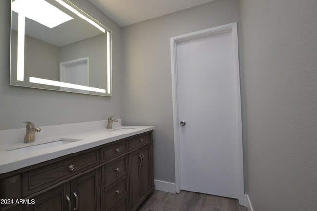 Building Photo - 518 S Allred Dr