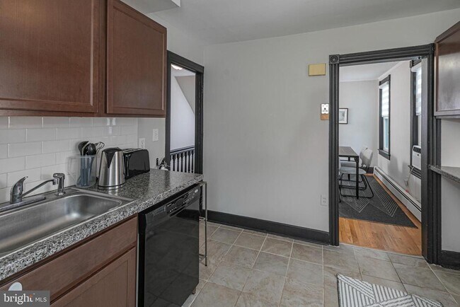 Building Photo - 357 Nassau St