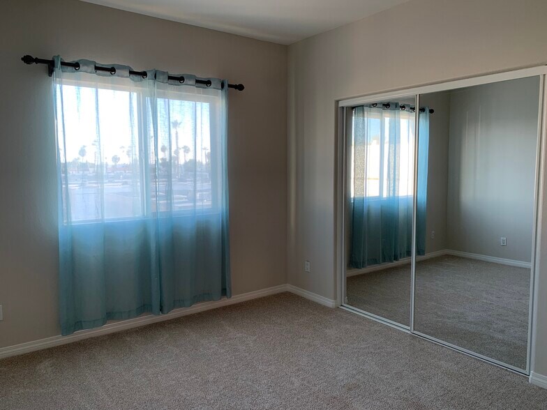 Master bedroom - 17168 Newhope St