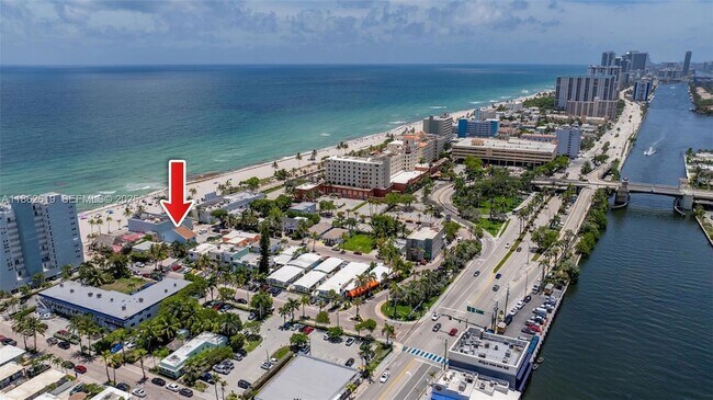 Building Photo - 311 N Surf Rd