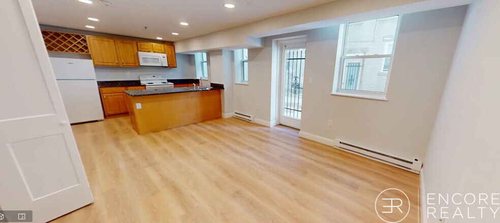 Building Photo - 51 Queensberry St