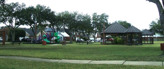 Building Photo - 8978 Dawnridge Dr