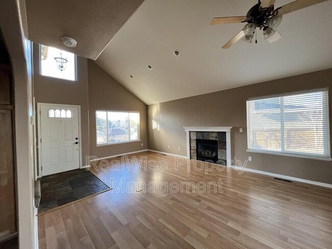 Building Photo - 1312 NE Tucson Way