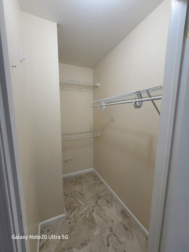 Building Photo - 32 Lear Ct