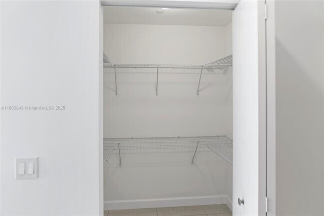 Building Photo - 5350 NW 84th Ave