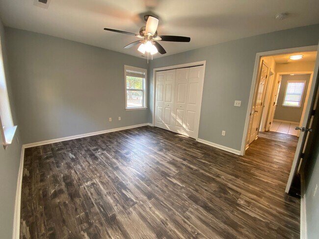 Building Photo - 5132 Greenville Loop Rd