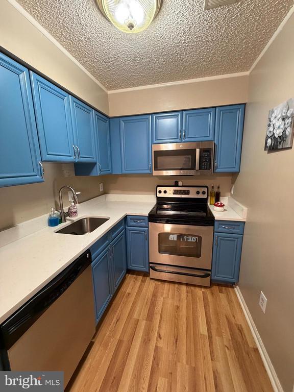 Building Photo - 218 Moore Dr