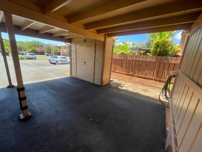 Building Photo - Well Maintained 3 Bed, 2.5 Bath Townhome i...
