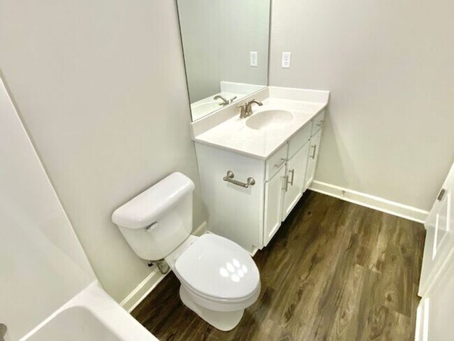 Building Photo - Now Leasing in Somerville- 4-Bedroom 3 Bat...
