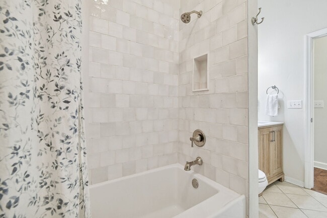 Building Photo - Tuscanny Street