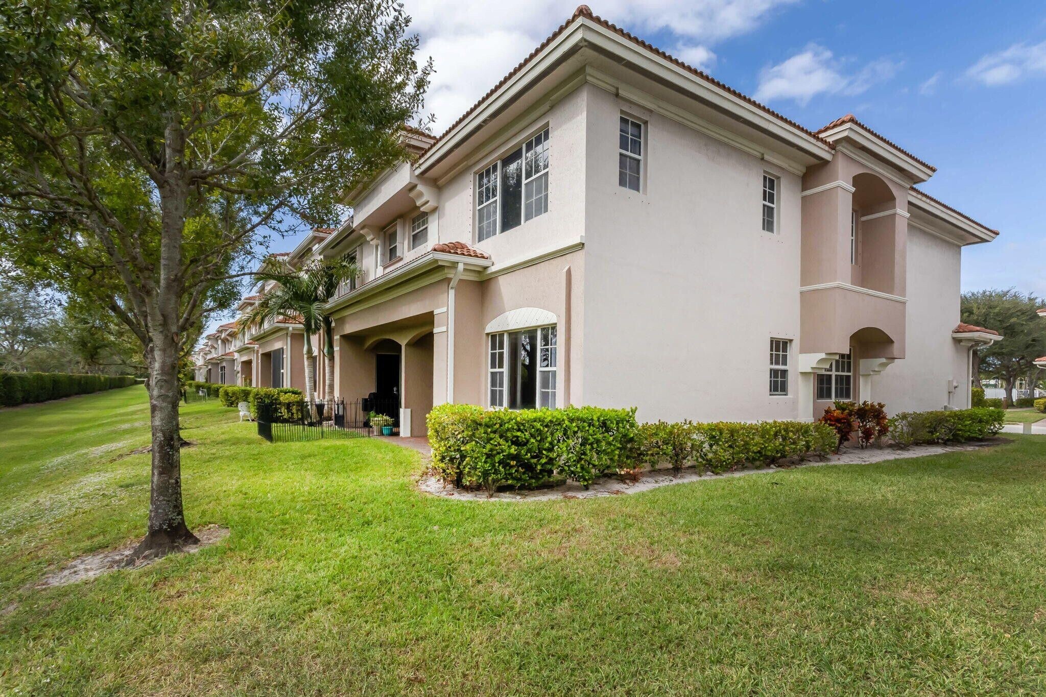 Building Photo - 47 Lancaster Rd