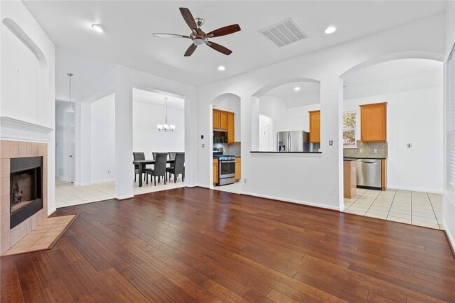 Building Photo - 5124 Scottish Thistle Dr