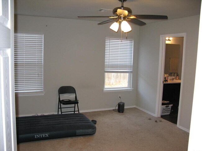 Building Photo - 3540 SE 96th St