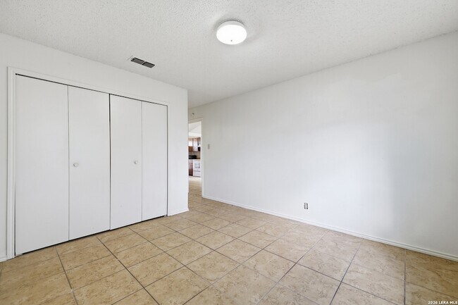 Building Photo - 8918 Fall River Dr